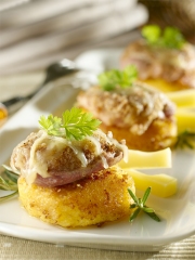 Croustillant de filet mignon sur lit de polenta
Photo : © Pedro Studio Photo