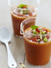 Gaspacho minute tomates et poivrons aux amandes