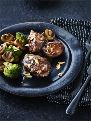 Joues de porc confites au miel
Photo : © INTERBEV / Produits Tripiers / Amélie Roche