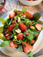 Méli-mélo fraîcheur et ses fraises Gariguette
Photo : ©  AOPn Fraises de France