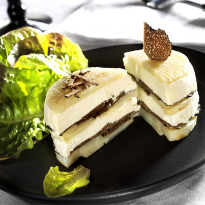 Mille-feuille de céleri et truffe noire au Brillat-Savarin
Photo : © Groupement de Promotion du Brillat-Savarin