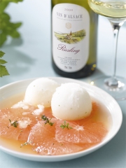 Nage de pamplemousse, sorbet à la fleur de thym et au Riesling d'Alsace
Photo : © Philippe Asset / CIVA - Vins d'Alsace