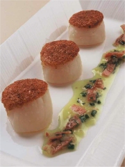 Noix de coquille Saint-Jacques en croûte de Comté et noisette
Photo : © CIGC