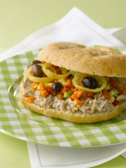 Rillettes aux olives en pan bagnat provençal
Photo : © CICT infocharcuteries.fr