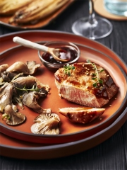 Pavés de Veau Sauce Teriyaki, Pleurotes et Endives Braisées
Photo : ©  Amélie Roche / Bravo le Veau