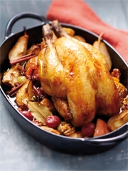 Pintade Fermière Label Rouge aux pommes et poires caramélisées et épices douces
Photo : © B. Radvaner