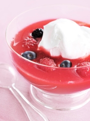 Soupe de fruits rouges meringuée
Photo : © Marque Repère