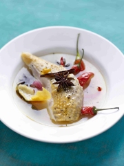 Suprêmes de pintade pochés aux épices
Photo : © J.C Amiel / Marie Leteuré