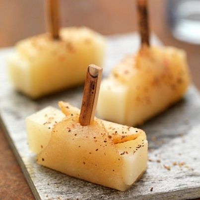 Bouchées de fromage Pur Brebis Pyrénées roulées aux tranches de poires fondantes