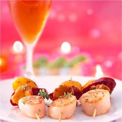 Brochettes de Saint-Jacques aux rattes et aux girolles