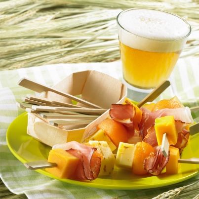 Petites brochettes de melon au jambon