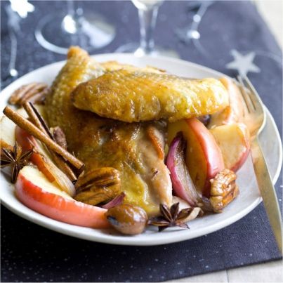 Chapon de pintade fermier Label Rouge aux pommes, noix de pécan et sirop d'érable