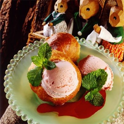 Brioche et Glace aux fraises