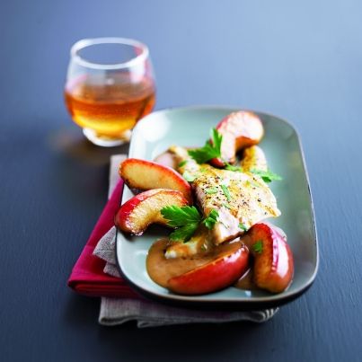 Filets de daurade au cidre et aux pommes
