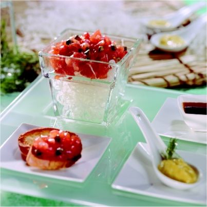 Tartare de thon à l'avocat et sauce au raifort d'Asie