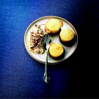 Moelleux au beaufort et crème mousseuse aux chanterelles