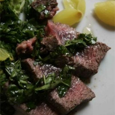 Salade de boeuf minute et Amsterdamse Uien (petits oignons aigres-doux)