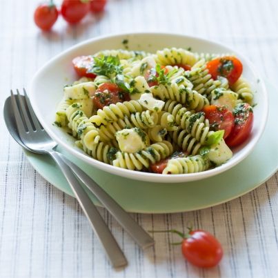 Salade de pâtes au Reblochon et au pesto