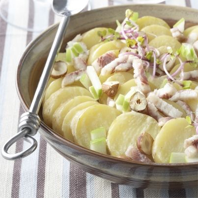 Salade tiède de Ratte du Touquet à l'anguille fumée