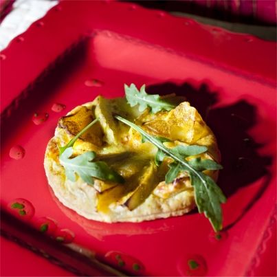 Tarte fine au fromage « Roucoulons » et sa vinaigrette au Macvin