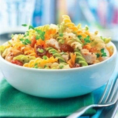 Torsettes Tricolores au poulet et raisins secs