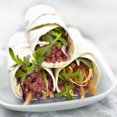 Wraps de tartare de bœuf fromage frais et légumes croquants